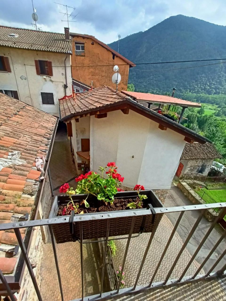 Foresteria Lombarda B & B Ca' Pelitti Ganna ภายนอก รูปภาพ